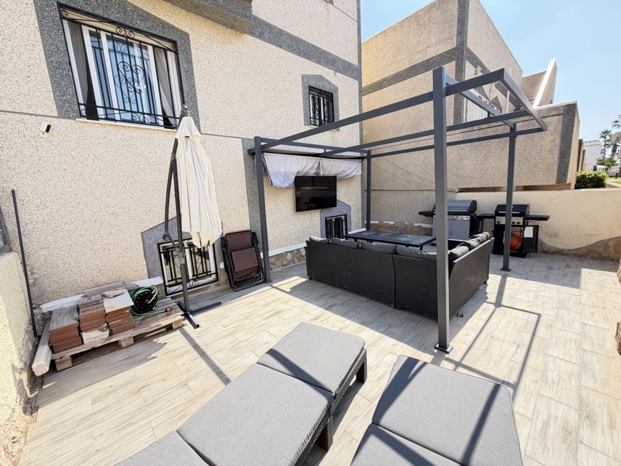 5 Zimmer Villa zu verkaufen in Villamartin mit Pool - 475.000 € (Ref: 10085617)