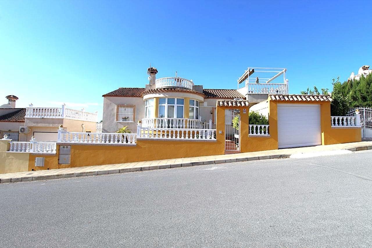 3 makuuhuone Huvila myytävänä paikassa San Miguel de Salinas mukana uima-altaan 
autotalli - 299 900 € (Ref: 10085630)