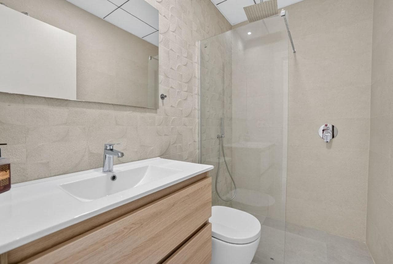 Chalet de 5 habitaciones en Rojales en venta con piscina garaje - 450.000 € (Ref: 10085632)