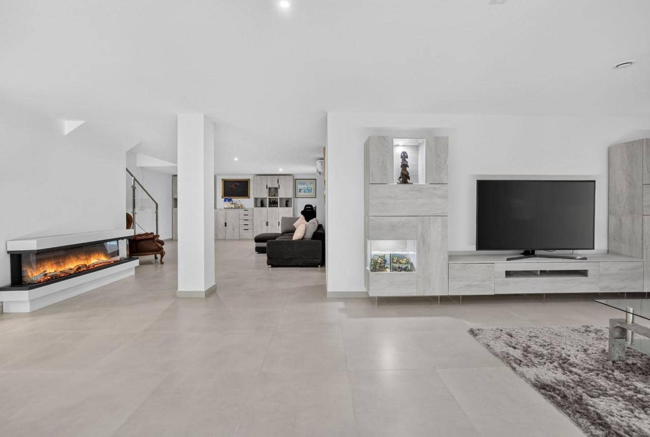 Chalet de 5 habitaciones en Rojales en venta con piscina garaje - 450.000 € (Ref: 10085632)