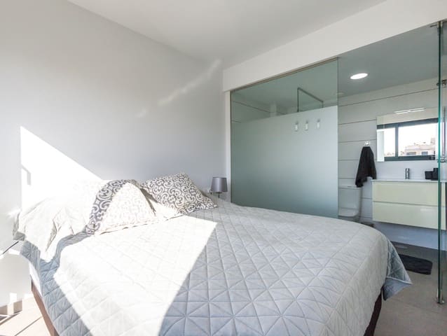 Apartamento de 2 habitaciones en Dehesa de Campoamor, Orihuela en venta con piscina garaje - 298.000 € (Ref: 10085636)