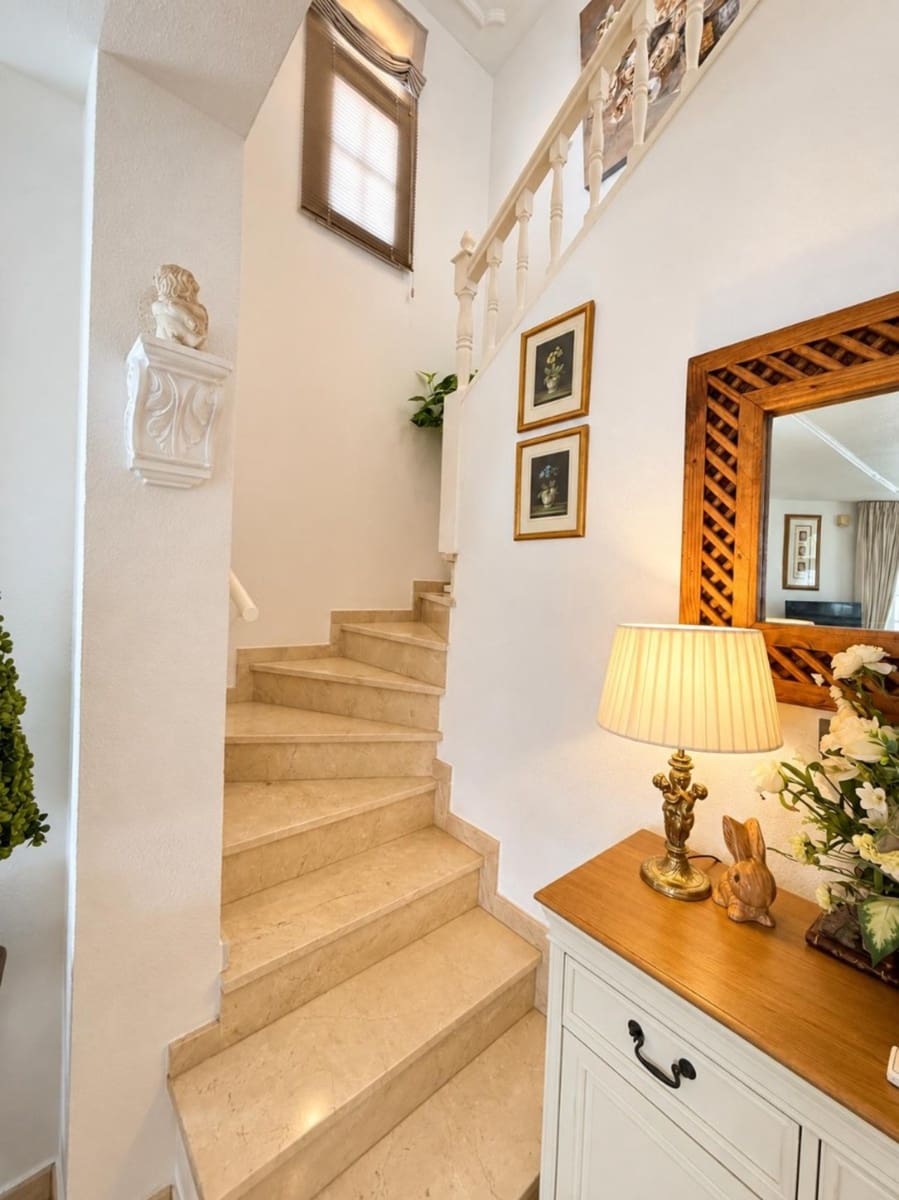 Chalet de 3 habitaciones en Orihuela Costa en venta con piscina - 479.995 € (Ref: 10085647)