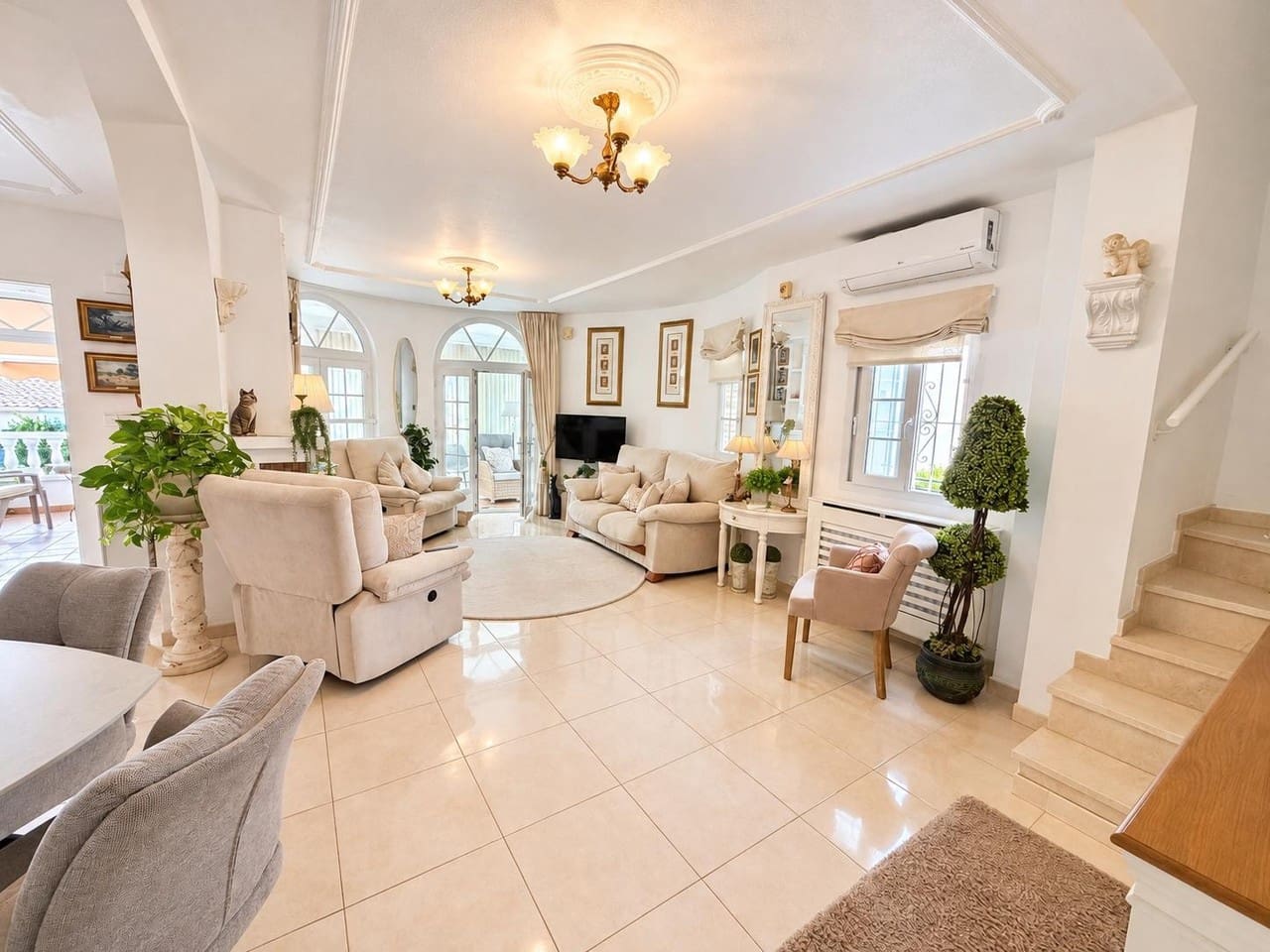 Chalet de 3 habitaciones en Orihuela Costa en venta con piscina - 479.995 € (Ref: 10085647)