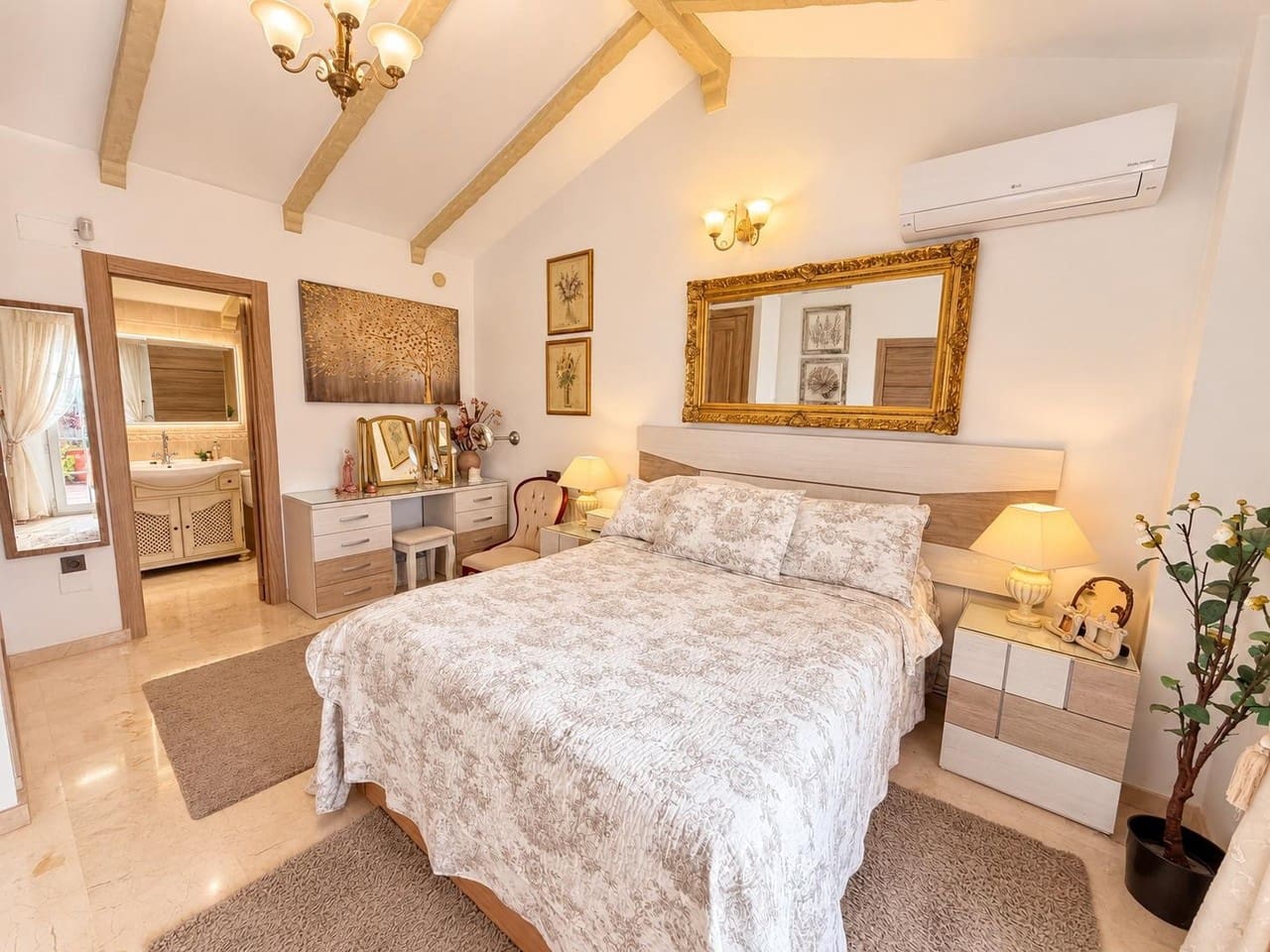 Chalet de 3 habitaciones en Orihuela Costa en venta con piscina - 479.995 € (Ref: 10085647)