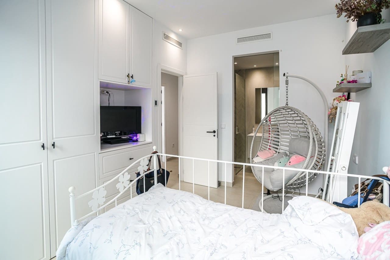 4 Zimmer Villa zu verkaufen in Rojales mit Pool Garage - 745.000 € (Ref: 10085648)