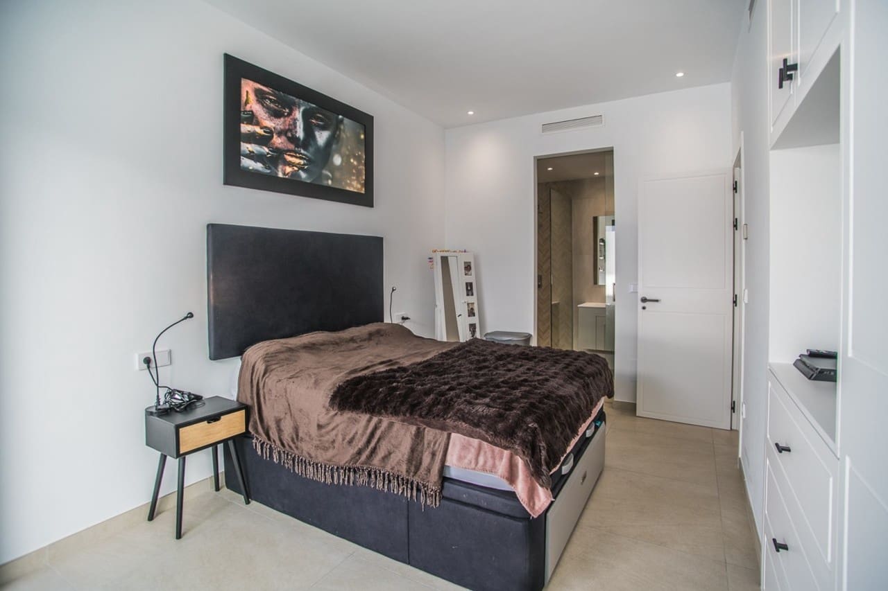 4 Zimmer Villa zu verkaufen in Rojales mit Pool Garage - 745.000 € (Ref: 10085648)