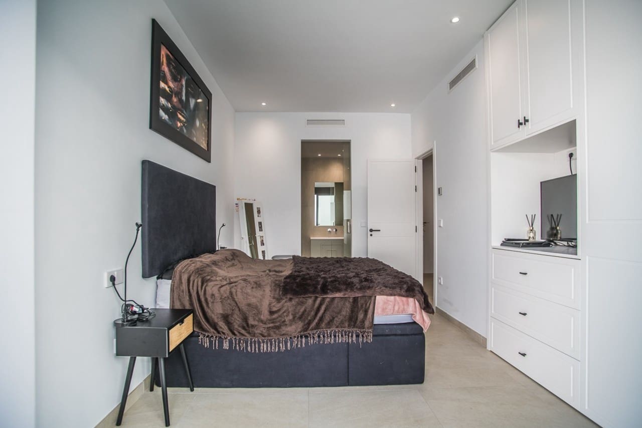4 Zimmer Villa zu verkaufen in Rojales mit Pool Garage - 745.000 € (Ref: 10085648)