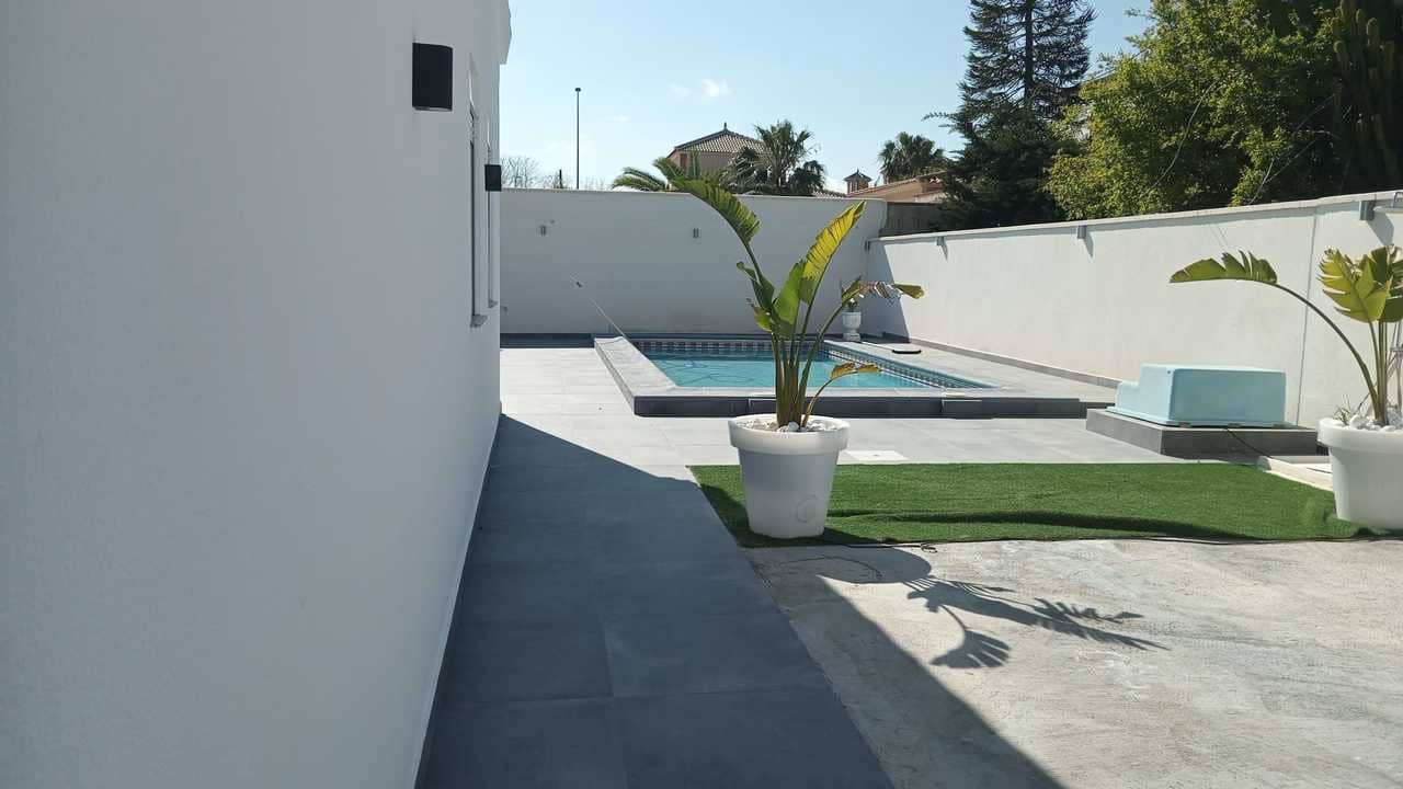 4 soveværelse Villa til salg i Cabo Roig med swimmingpool garage - € 695.000 (Ref: 10090135)