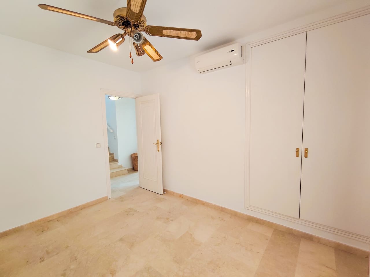 3 soverom Villa til salgs i Villamartin med svømmebasseng garasje - € 430 000 (Ref: 10090147)