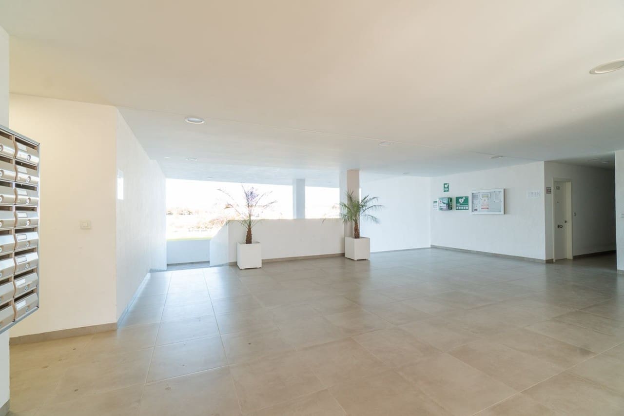 2 soverom Leilighet til salgs i San Miguel de Salinas med garasje - € 229 900 (Ref: 10099758)