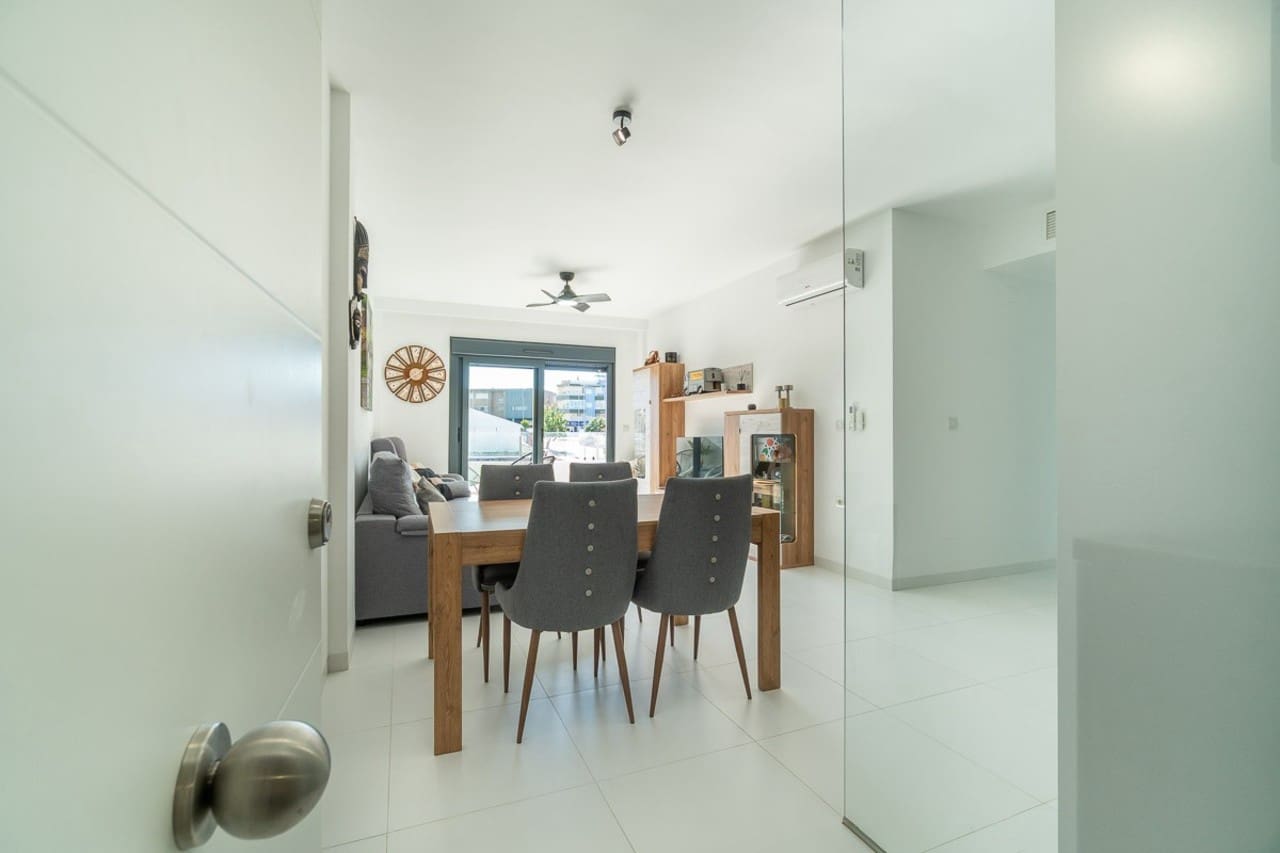 2 soverom Leilighet til salgs i San Miguel de Salinas med garasje - € 229 900 (Ref: 10099758)