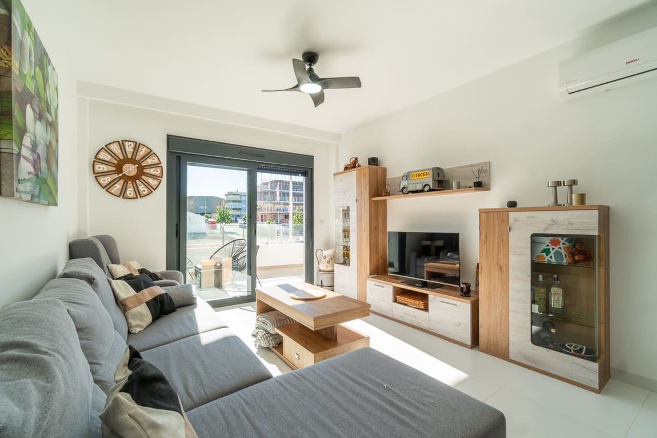 2 soverom Leilighet til salgs i San Miguel de Salinas med garasje - € 229 900 (Ref: 10099758)