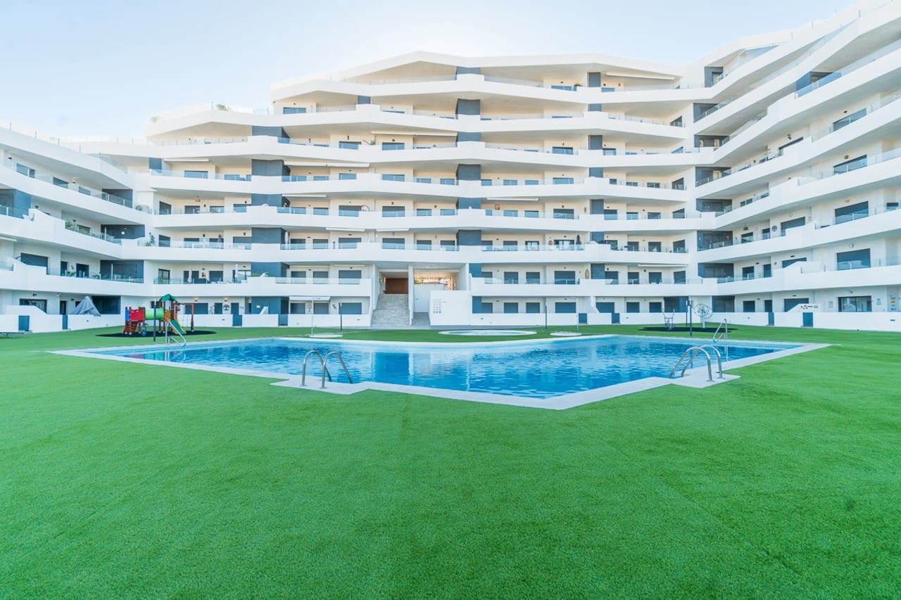 2 soverom Leilighet til salgs i San Miguel de Salinas med garasje - € 229 900 (Ref: 10099758)