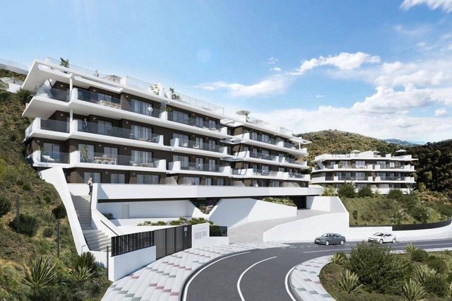 Apartamento de 3 habitaciones en Rincón de la Victoria en venta con piscina garaje - 505.000 € (Ref: 10115458)
