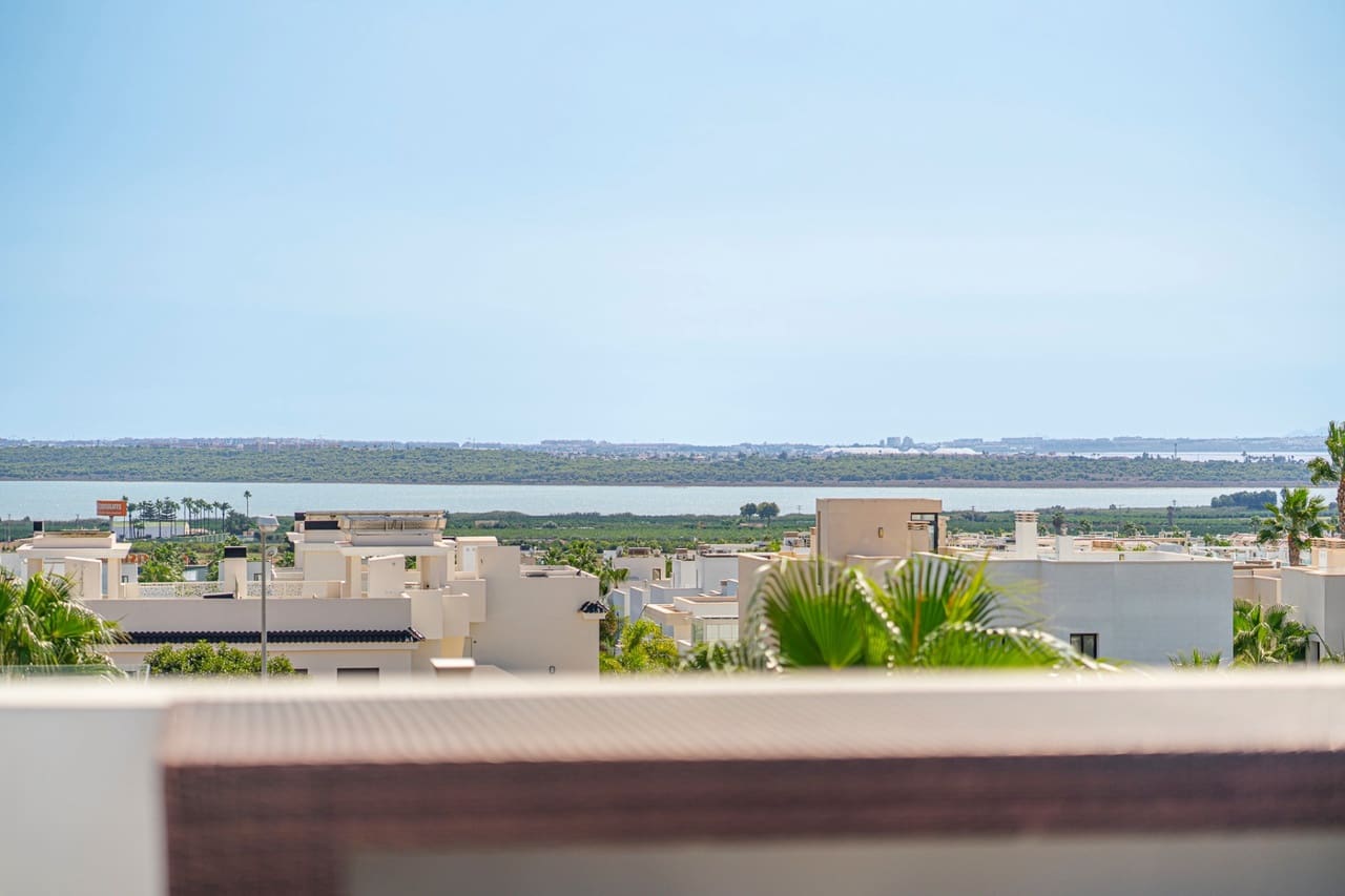 3 makuuhuone Huvila myytävänä paikassa Ciudad Quesada mukana uima-altaan - 550 000 € (Ref: 10115467)