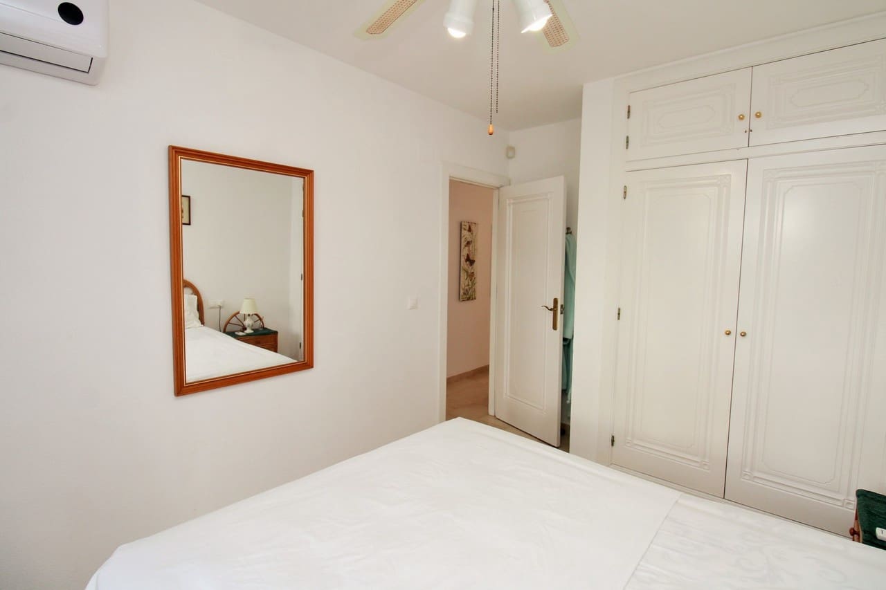 2 sovrum Bungalow till salu i Villamartin med pool - 219 950 € (Ref: 10118852)