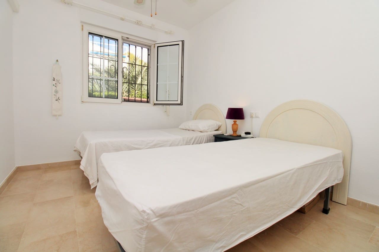 2 sovrum Bungalow till salu i Villamartin med pool - 219 950 € (Ref: 10118852)