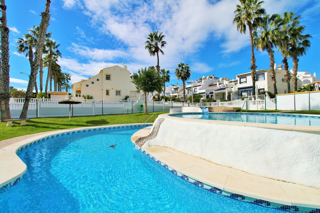 2 sovrum Bungalow till salu i Villamartin med pool - 219 950 € (Ref: 10118852)
