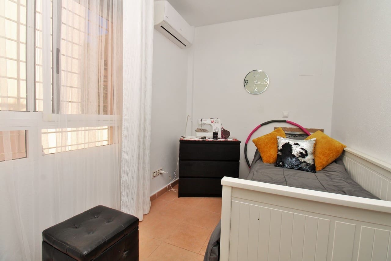 3 soveværelse Byhus til salg i Villamartin med swimmingpool garage - € 199.950 (Ref: 10118897)