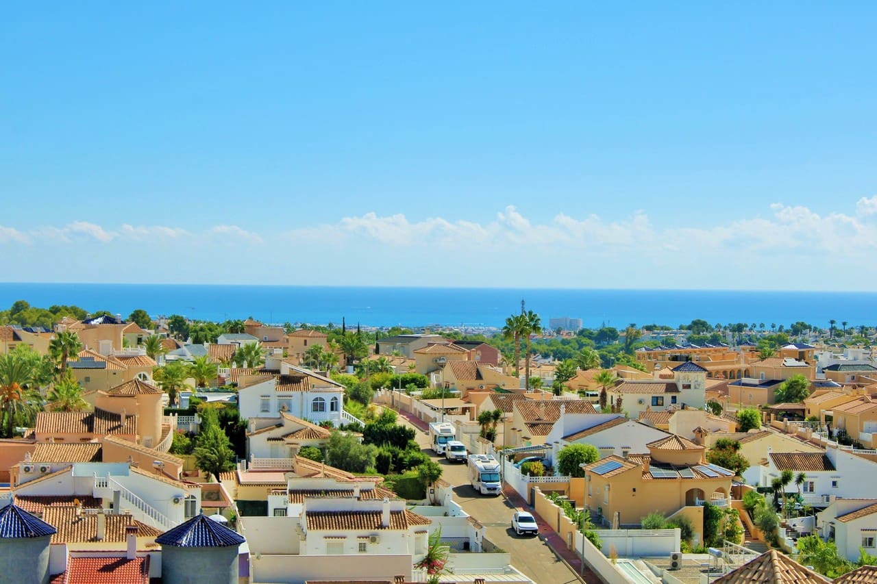 3 soveværelse Byhus til salg i Villamartin med swimmingpool garage - € 199.950 (Ref: 10118897)