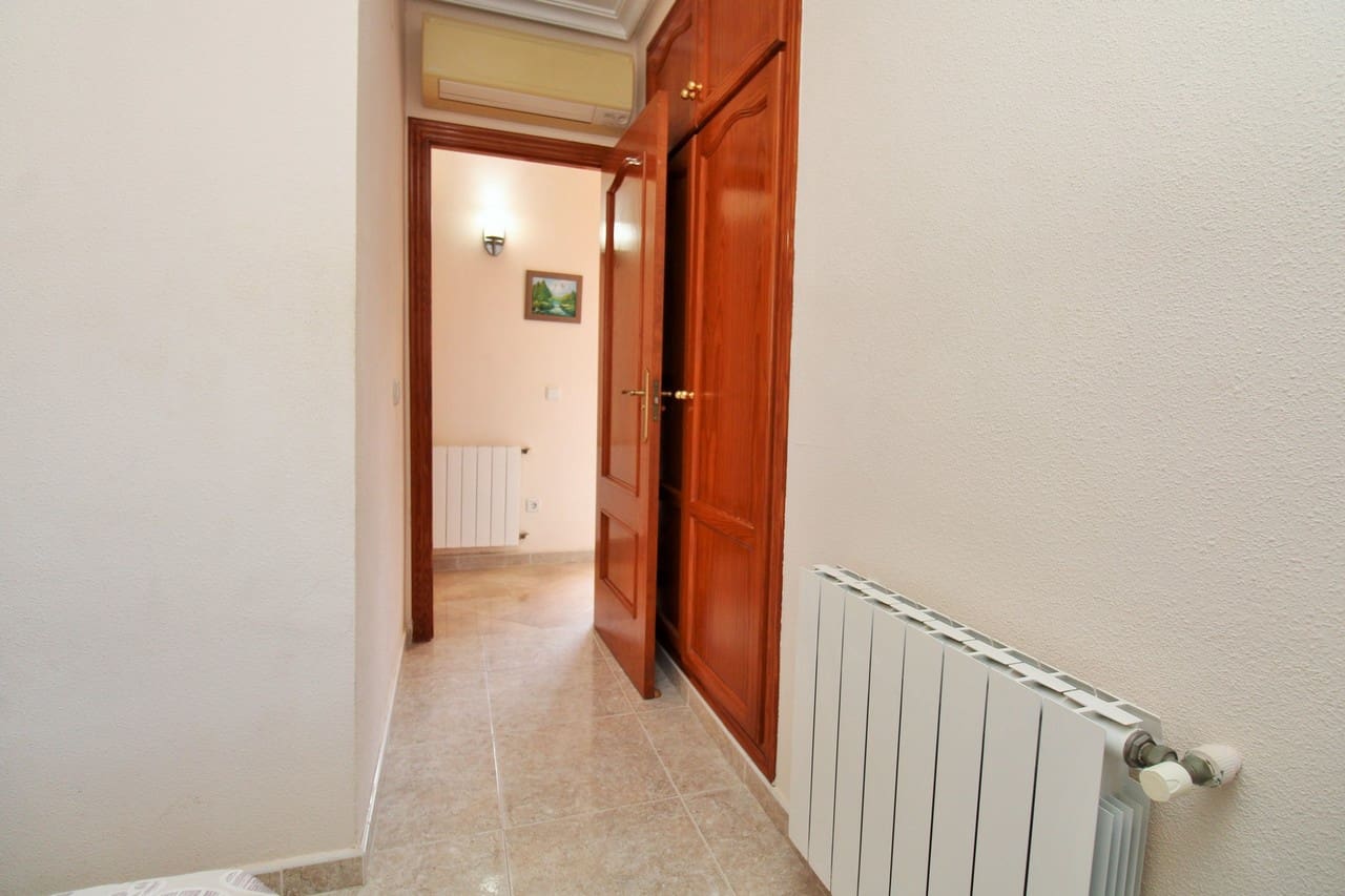 3 camera da letto Villa in vendita in Villamartin con piscina garage - 369.000 € (Rif: 10118903)