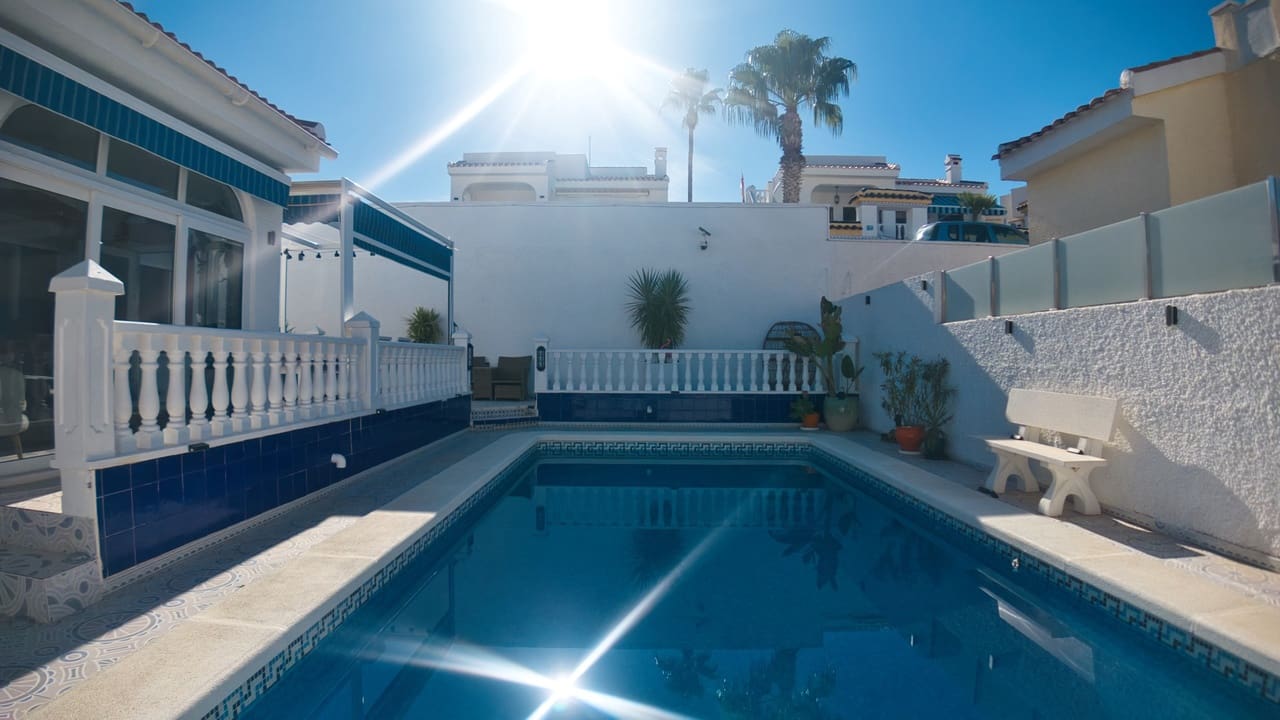 2 slaapkamer Villa te koop in Ciudad Quesada met zwembad garage - € 299.000 (Ref: 10118908)