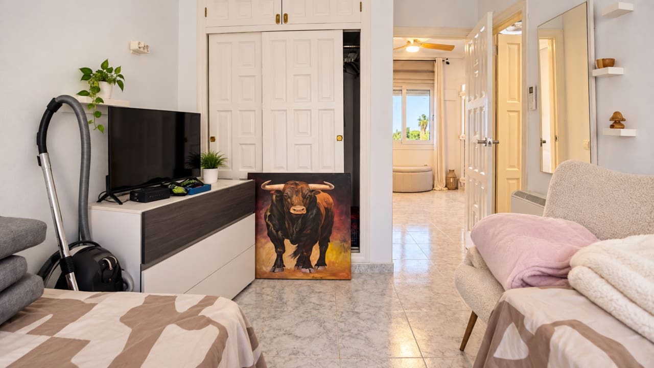 2 slaapkamer Villa te koop in Ciudad Quesada met zwembad garage - € 299.000 (Ref: 10118908)