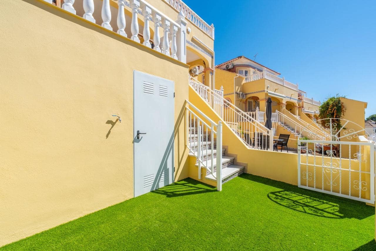 2 Zimmer Haus zu verkaufen in Orihuela Costa mit Pool - 229.800 € (Ref: 10123536)
