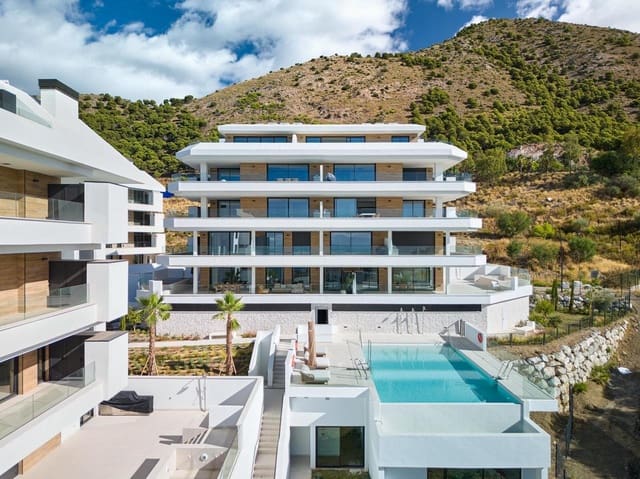 3 makuuhuone Huoneisto myytävänä paikassa Centro ciudad, Fuengirola mukana uima-altaan 
autotalli - 895 000 € (Ref: 10123541)