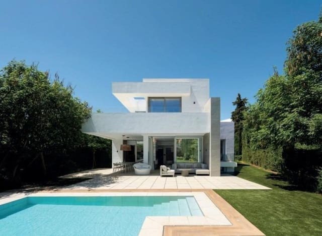 4 soverom Villa til salgs i El Paraiso, Estepona med svømmebasseng garasje - € 2 440 000 (Ref: 10128172)