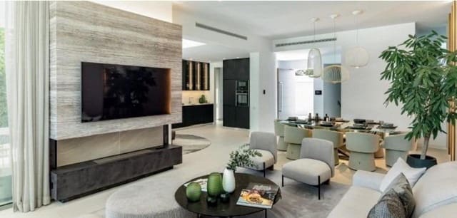 4 soverom Villa til salgs i El Paraiso, Estepona med svømmebasseng garasje - € 2 440 000 (Ref: 10128172)