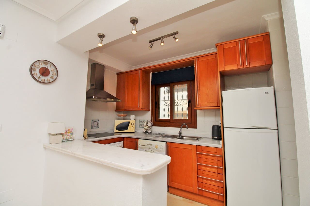 2 slaapkamer Appartement te koop in Villamartin met zwembad - € 189.950 (Ref: 10128176)