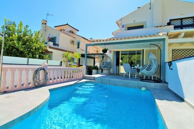 3 slaapkamer Villa te koop in Mil Palmeras, Pilar de la Horadada met zwembad - € 395.000 (Ref: 10128179)