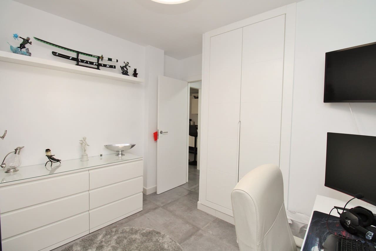 3 slaapkamer Villa te koop in Pilar de la Horadada met zwembad - € 395.000 (Ref: 10128179)