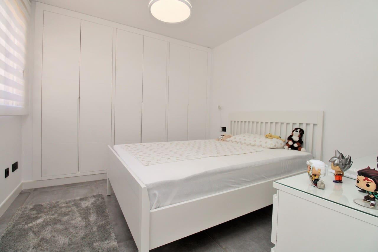 3 slaapkamer Villa te koop in Pilar de la Horadada met zwembad - € 395.000 (Ref: 10128179)