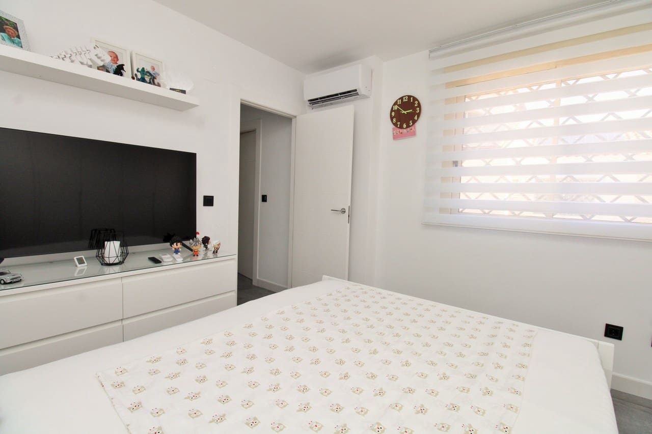 3 slaapkamer Villa te koop in Pilar de la Horadada met zwembad - € 395.000 (Ref: 10128179)
