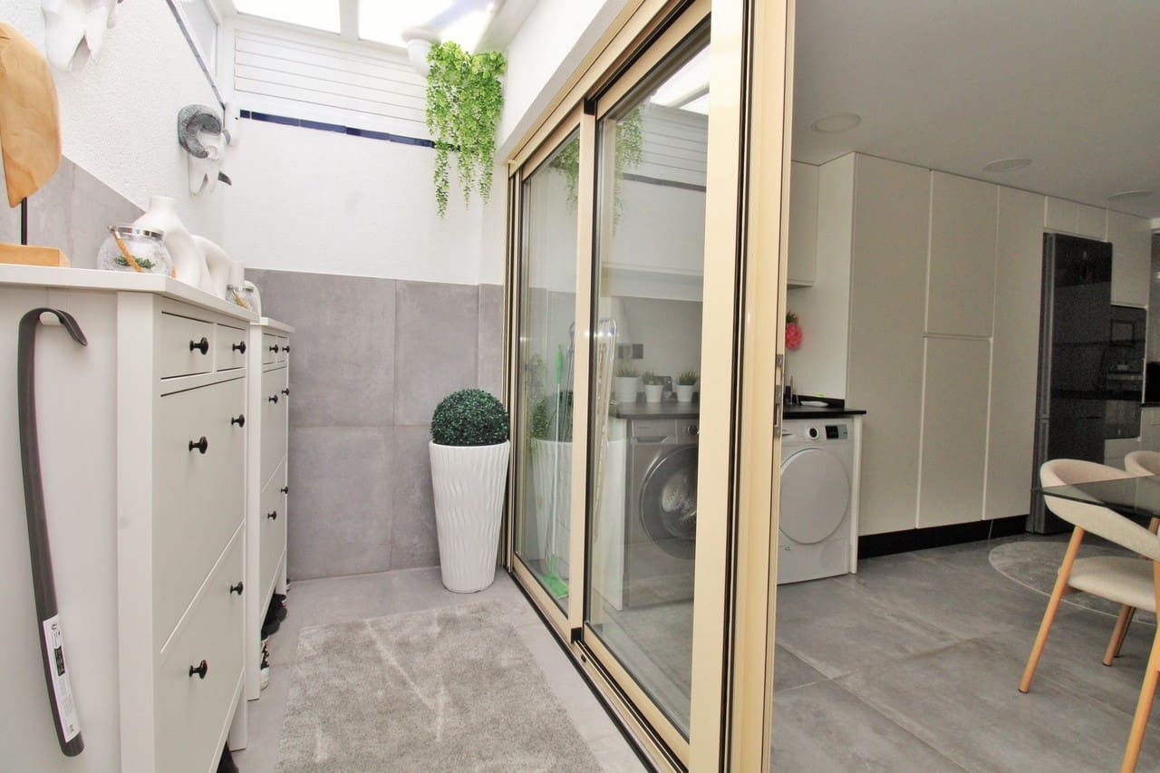 3 slaapkamer Villa te koop in Pilar de la Horadada met zwembad - € 395.000 (Ref: 10128179)