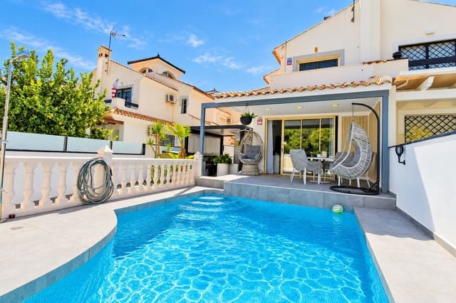 3 soveværelse Villa til salg i Mil Palmeras, Pilar de la Horadada med swimmingpool - € 395.000 (Ref: 10128179)