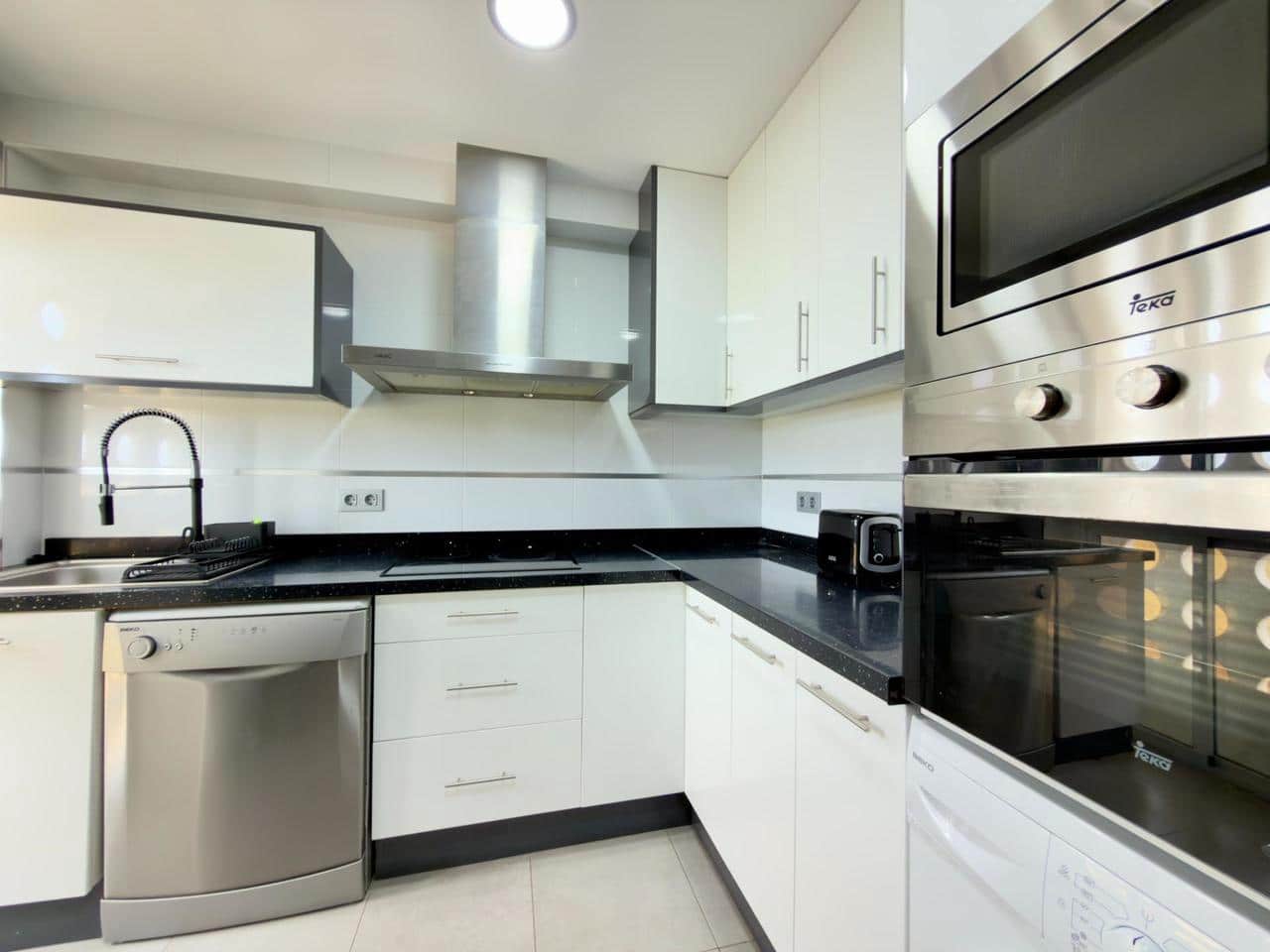 2 soveværelse Lejlighed til salg i Guardamar del Segura med swimmingpool garage - € 259.900 (Ref: 10131303)