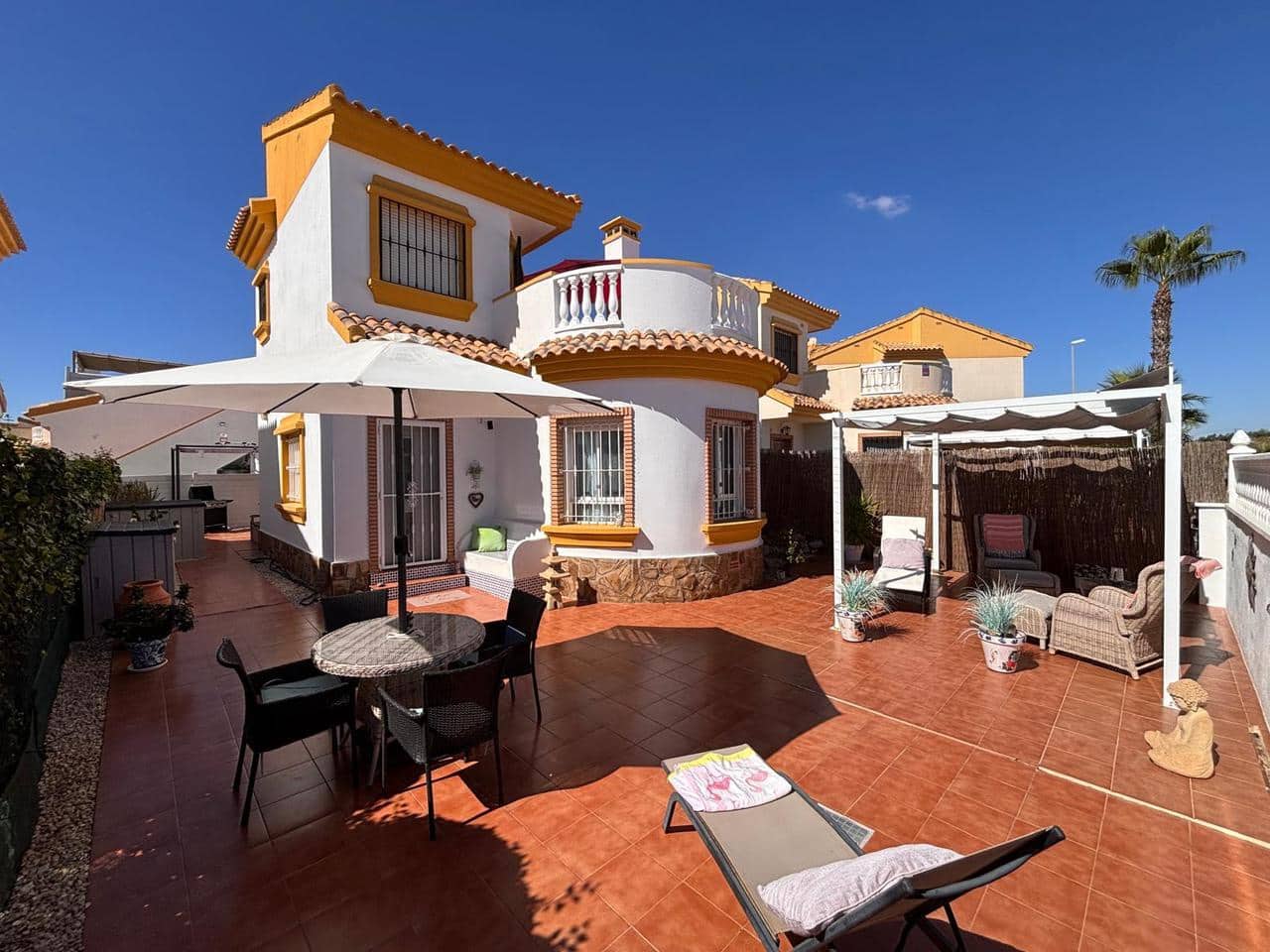 3 soveværelse Villa til salg i Guardamar del Segura - € 329.995 (Ref: 10132638)