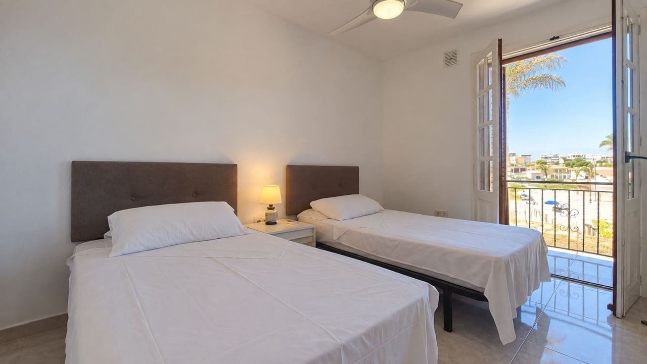 Apartamento de 3 habitaciones en Orihuela Costa en venta - 459.000 € (Ref: 10132640)