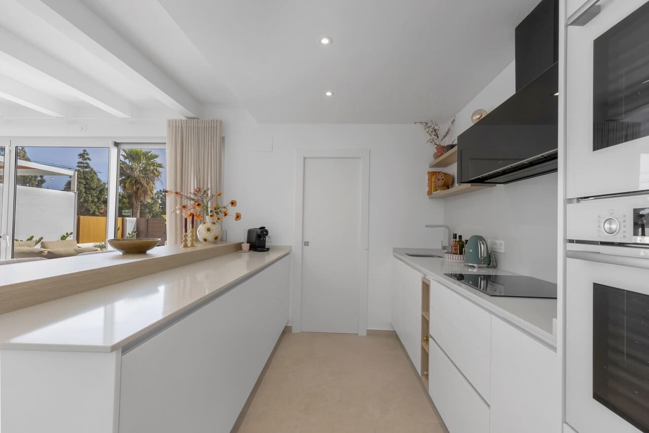 3 soveværelse Villa til salg i Los Alcazares med swimmingpool garage - € 539.000 (Ref: 10132645)