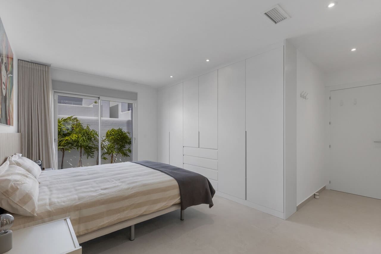 3 soveværelse Villa til salg i Los Alcazares med swimmingpool garage - € 539.000 (Ref: 10132645)