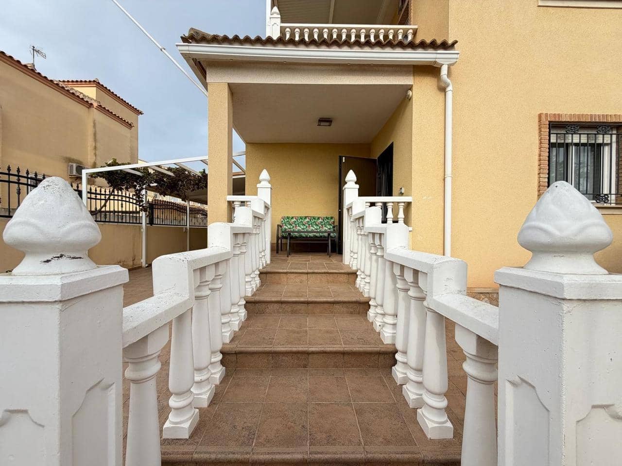4 sypialnia Willa na sprzedaż w Orihuela Costa z basenem garażem - 380 000 € (Ref: 10133153)