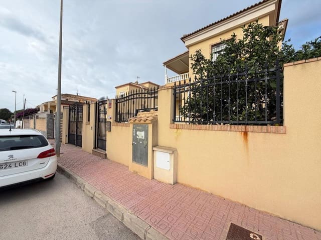 4 makuuhuone Huvila myytävänä paikassa Dehesa de Campoamor, Orihuela mukana uima-altaan 
autotalli - 380 000 € (Ref: 10133153)
