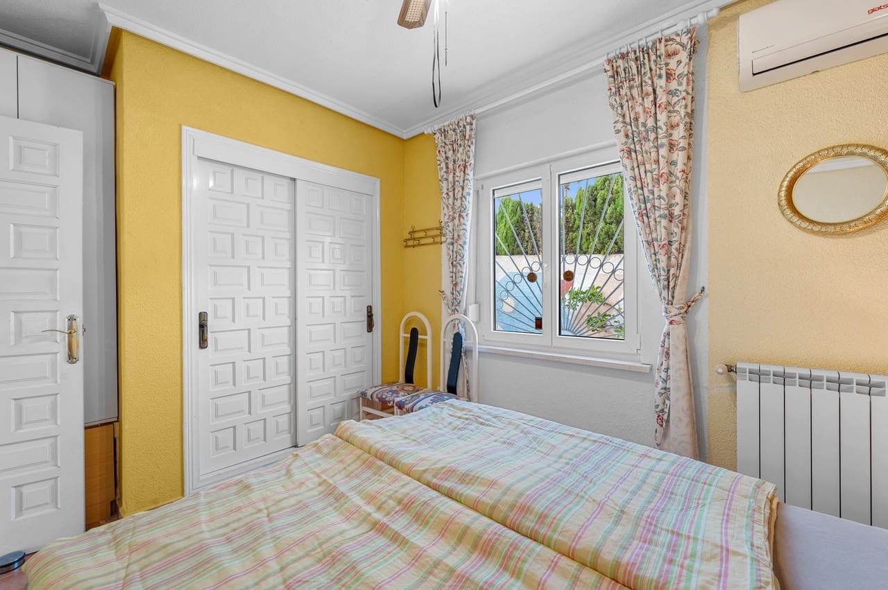 2 Zimmer Villa zu verkaufen in Ciudad Quesada mit Pool Garage - 385.000 € (Ref: 10139311)