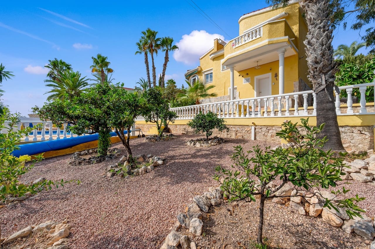2 Zimmer Villa zu verkaufen in Ciudad Quesada mit Pool Garage - 385.000 € (Ref: 10139311)