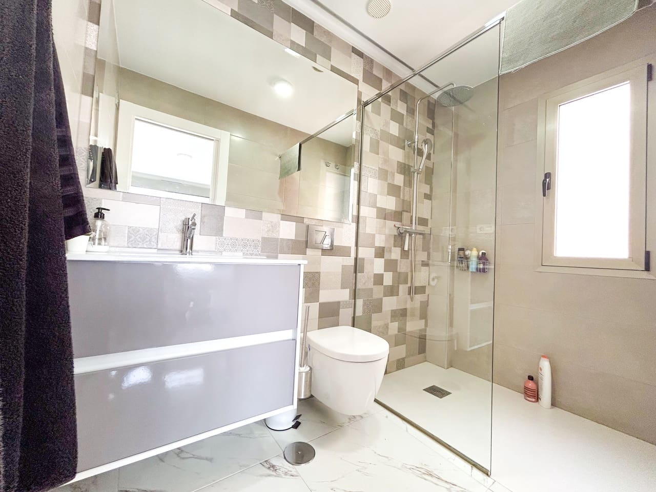 3 bedroom Villa for sale in Villamartin with pool - € 379,995 (Ref: 10139314)