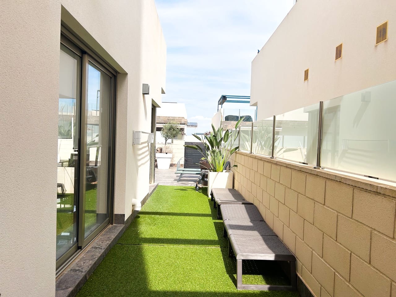 3 bedroom Villa for sale in Villamartin with pool - € 379,995 (Ref: 10139314)