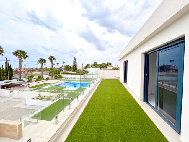 8 soverom Villa til salgs i Los Montesinos med svømmebasseng - € 1 100 000 (Ref: 10139315)